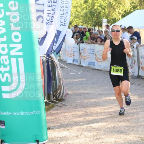 07.09.2025 - 19. Norderstedt Triathlon Zöllner http://msf.ph/oto/8771715 07.09.2025 16:46:44 Ziel 1047, 1088 meine-sportfotos.de