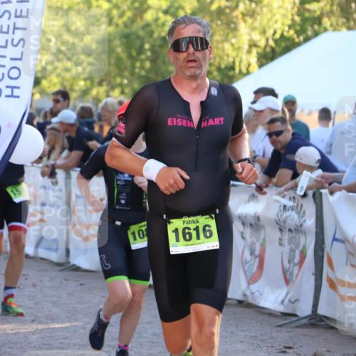 07.09.2025 - 19. Norderstedt Triathlon Zöllner http://msf.ph/oto/8771773 07.09.2025 16:47:05 Ziel 503, 1087, 1581, 1616 meine-sportfotos.de