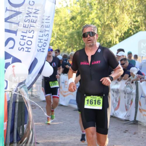 07.09.2025 - 19. Norderstedt Triathlon Zöllner http://msf.ph/oto/8771779 07.09.2025 16:47:05 Ziel 503, 1087, 1581, 1616 meine-sportfotos.de
