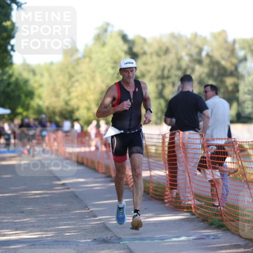 07.09.2025 - 19. Norderstedt Triathlon Michael Strokosch http://msf.ph/oto/8771782 07.09.2025 16:31:39 Laufen 415, 1097 meine-sportfotos.de