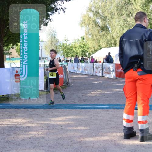 07.09.2025 - 19. Norderstedt Triathlon Zöllner http://msf.ph/oto/8771802 07.09.2025 09:54:59 Ziel 571 meine-sportfotos.de