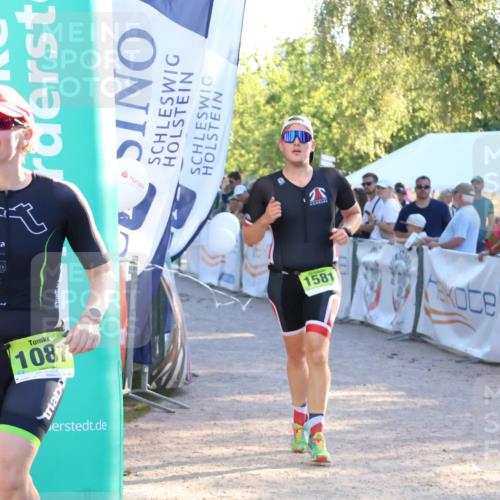 07.09.2025 - 19. Norderstedt Triathlon Zöllner http://msf.ph/oto/8771809 07.09.2025 16:47:08 Ziel 1087, 1581, 1616 meine-sportfotos.de
