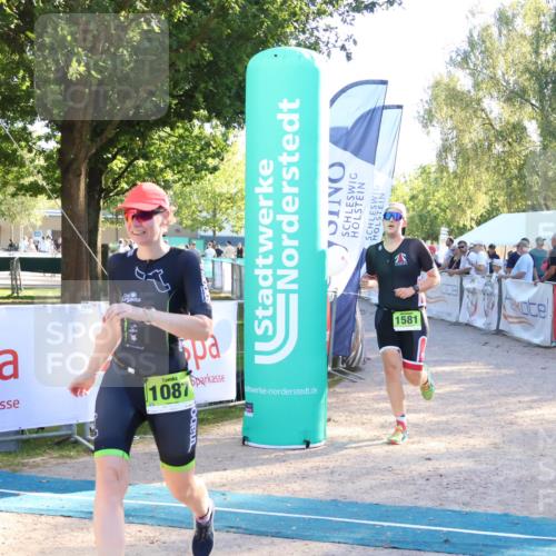 07.09.2025 - 19. Norderstedt Triathlon Zöllner http://msf.ph/oto/8771821 07.09.2025 16:47:09 Ziel 1087, 1581, 1616 meine-sportfotos.de