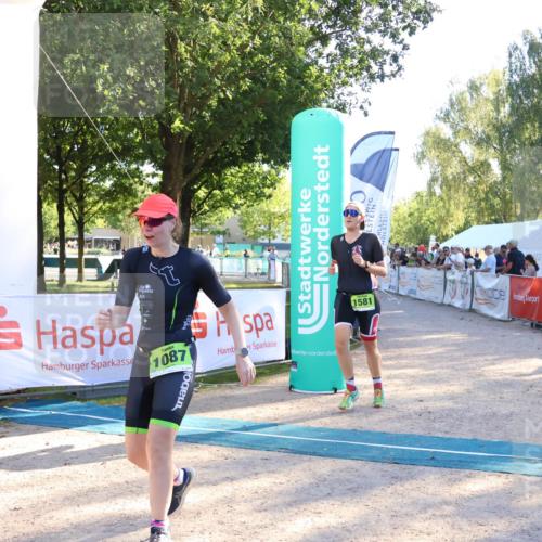 07.09.2025 - 19. Norderstedt Triathlon Zöllner http://msf.ph/oto/8771830 07.09.2025 16:47:09 Ziel 1087, 1581, 1616 meine-sportfotos.de
