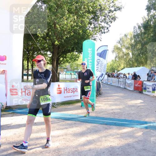 07.09.2025 - 19. Norderstedt Triathlon Zöllner http://msf.ph/oto/8771834 07.09.2025 16:47:09 Ziel 1087, 1581, 1616 meine-sportfotos.de