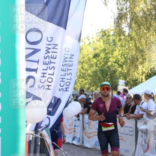 07.09.2025 - 19. Norderstedt Triathlon Zöllner http://msf.ph/oto/8771841 07.09.2025 16:47:12 Ziel 1087, 1581, 1611, 1616 meine-sportfotos.de