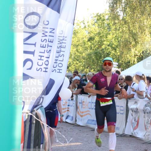 07.09.2025 - 19. Norderstedt Triathlon Zöllner http://msf.ph/oto/8771849 07.09.2025 16:47:12 Ziel 1087, 1581, 1611, 1616 meine-sportfotos.de
