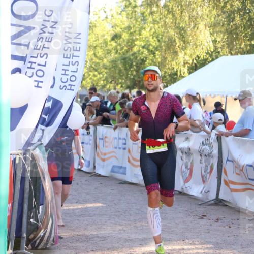07.09.2025 - 19. Norderstedt Triathlon Zöllner http://msf.ph/oto/8771850 07.09.2025 16:47:13 Ziel 1069, 1087, 1581, 1611, 1616 meine-sportfotos.de
