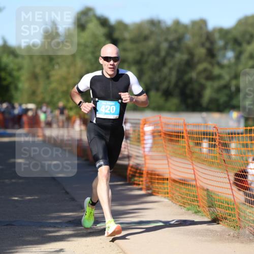 07.09.2025 - 19. Norderstedt Triathlon Michael Strokosch http://msf.ph/oto/8771852 07.09.2025 15:34:43 Laufen 420, 427 meine-sportfotos.de