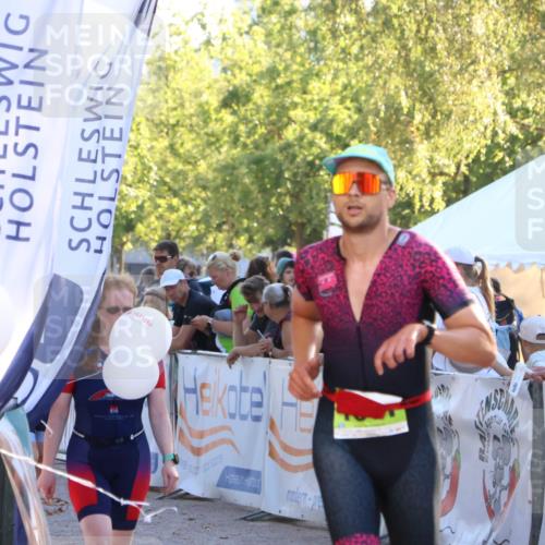 07.09.2025 - 19. Norderstedt Triathlon Zöllner http://msf.ph/oto/8771863 07.09.2025 16:47:13 Ziel 1069, 1087, 1581, 1611, 1616 meine-sportfotos.de