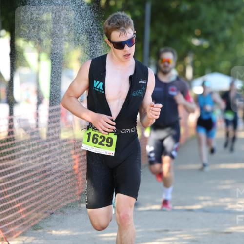 07.09.2025 - 19. Norderstedt Triathlon Michael Strokosch http://msf.ph/oto/8771864 07.09.2025 16:31:57 Laufen 397, 493, 934, 1063, 1075, 1409, 1413, 1549, 1603, 1629 meine-sportfotos.de