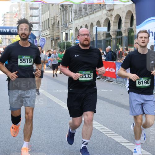 07.09.2025 - BARMER Alsterlauf Strokosch-Dieckow http://msf.ph/oto/8771869 07.09.2025 10:09:46 Ziel 1160, 2082, 2474, 2586, 2632, 2639, 2787, 2805, 2865, 2895, 2907, 3145, 3250, 3470, 3549, 3756, 3757, 3758, 3987, 4058, 4099, 4202, 4291, 4302, 4554, 4622, 4667, 4838, 4893, 4933, 4935, 5176, 5285, 5319, 5652, 5778, 5780, 5816, 5829, 5879, 5893, 5896, 6000, 6159, 8463 meine-sportfotos.de