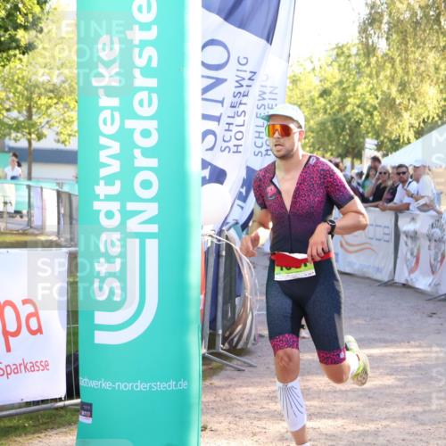 07.09.2025 - 19. Norderstedt Triathlon Zöllner http://msf.ph/oto/8771874 07.09.2025 16:47:14 Ziel 1069, 1087, 1581, 1611 meine-sportfotos.de