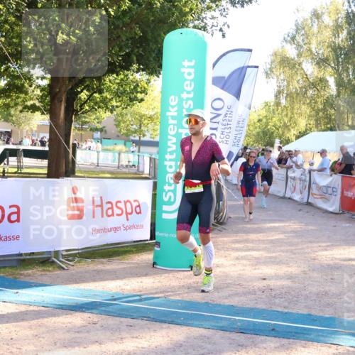 07.09.2025 - 19. Norderstedt Triathlon Zöllner http://msf.ph/oto/8771889 07.09.2025 16:47:15 Ziel 1069, 1581, 1611 meine-sportfotos.de