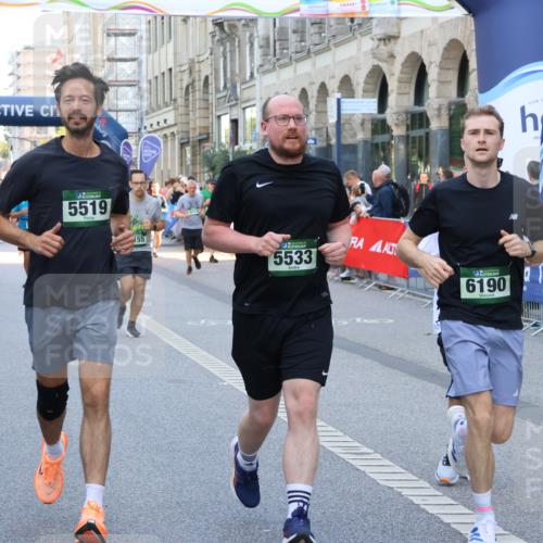 07.09.2025 - BARMER Alsterlauf Strokosch-Dieckow http://msf.ph/oto/8771893 07.09.2025 10:09:46 Ziel 1160, 2082, 2474, 2586, 2632, 2639, 2787, 2805, 2865, 2895, 2907, 3145, 3250, 3470, 3549, 3756, 3757, 3758, 3987, 4058, 4099, 4202, 4291, 4302, 4554, 4622, 4667, 4838, 4893, 4933, 4935, 5176, 5285, 5319, 5652, 5778, 5780, 5816, 5829, 5879, 5893, 5896, 6000, 6159, 8463 meine-sportfotos.de