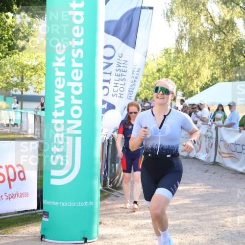 07.09.2025 - 19. Norderstedt Triathlon Zöllner http://msf.ph/oto/8771937 07.09.2025 16:47:18 Ziel 1069, 1541, 1611 meine-sportfotos.de