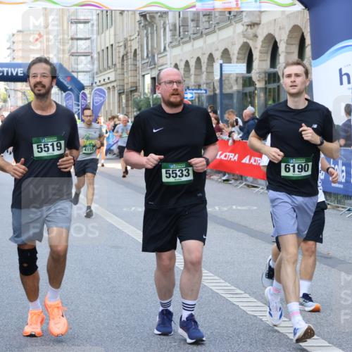 07.09.2025 - BARMER Alsterlauf Strokosch-Dieckow http://msf.ph/oto/8771940 07.09.2025 10:09:46 Ziel 1160, 2082, 2474, 2586, 2632, 2639, 2787, 2805, 2865, 2895, 2907, 3145, 3250, 3470, 3549, 3756, 3757, 3758, 3987, 4058, 4099, 4202, 4291, 4302, 4554, 4622, 4667, 4838, 4893, 4933, 4935, 5176, 5285, 5319, 5652, 5778, 5780, 5816, 5829, 5879, 5893, 5896, 6000, 6159, 8463 meine-sportfotos.de