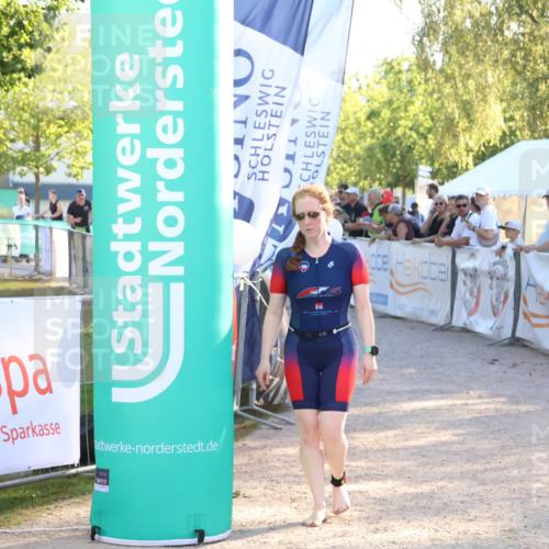 07.09.2025 - 19. Norderstedt Triathlon Zöllner http://msf.ph/oto/8771977 07.09.2025 16:47:19 Ziel 1069, 1541, 1611 meine-sportfotos.de