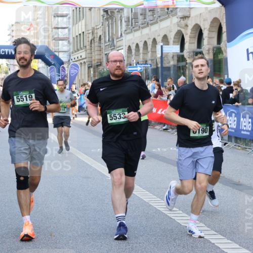 07.09.2025 - BARMER Alsterlauf Strokosch-Dieckow http://msf.ph/oto/8772004 07.09.2025 10:09:46 Ziel 1160, 2082, 2474, 2586, 2632, 2639, 2787, 2805, 2865, 2895, 2907, 3145, 3250, 3470, 3549, 3756, 3757, 3758, 3987, 4058, 4099, 4202, 4291, 4302, 4554, 4622, 4667, 4838, 4893, 4933, 4935, 5176, 5285, 5319, 5652, 5778, 5780, 5816, 5829, 5879, 5893, 5896, 6000, 6159, 8463 meine-sportfotos.de