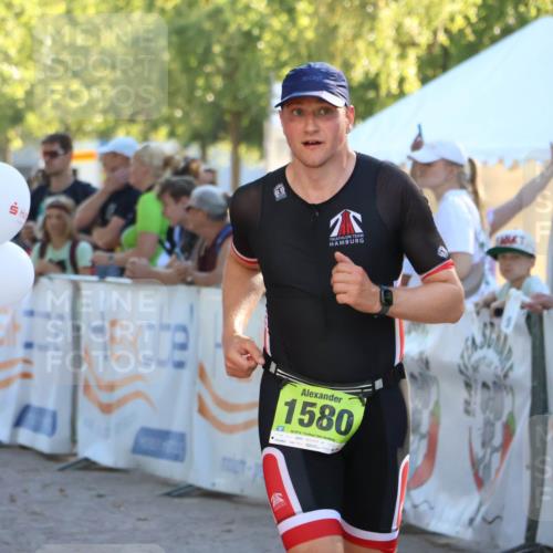 07.09.2025 - 19. Norderstedt Triathlon Zöllner http://msf.ph/oto/8772009 07.09.2025 16:47:27 Ziel 1541, 1580 meine-sportfotos.de