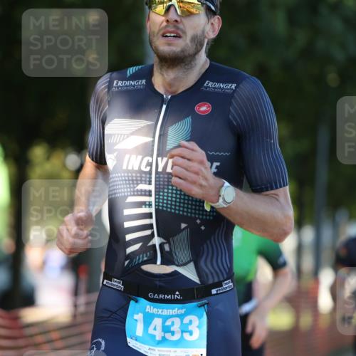 07.09.2025 - 19. Norderstedt Triathlon Michael Strokosch http://msf.ph/oto/8772010 07.09.2025 16:32:18 Laufen 466, 490, 547, 1108, 1497, 1631 meine-sportfotos.de