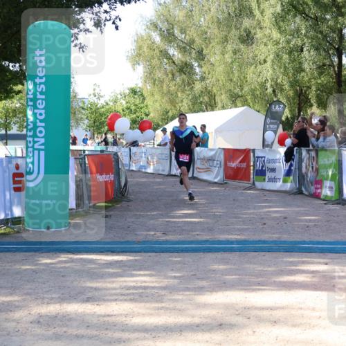 07.09.2025 - 19. Norderstedt Triathlon Zöllner http://msf.ph/oto/8772013 07.09.2025 10:40:32 Ziel 1127 meine-sportfotos.de