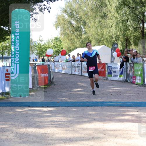 07.09.2025 - 19. Norderstedt Triathlon Zöllner http://msf.ph/oto/8772026 07.09.2025 10:40:33 Ziel 1127 meine-sportfotos.de