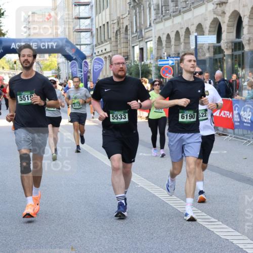 07.09.2025 - BARMER Alsterlauf Strokosch-Dieckow http://msf.ph/oto/8772044 07.09.2025 10:09:45 Ziel 1160, 2082, 2469, 2474, 2586, 2632, 2639, 2787, 2805, 2865, 2895, 2907, 3250, 3470, 3549, 3756, 3757, 3758, 4058, 4099, 4202, 4291, 4302, 4554, 4622, 4667, 4838, 4893, 4933, 4935, 5176, 5285, 5319, 5652, 5778, 5780, 5816, 5879, 5893, 5896, 6000, 6159, 8463 meine-sportfotos.de