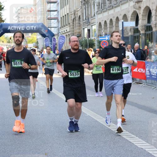 07.09.2025 - BARMER Alsterlauf Strokosch-Dieckow http://msf.ph/oto/8772066 07.09.2025 10:09:45 Ziel 1160, 2082, 2469, 2474, 2586, 2632, 2639, 2787, 2805, 2865, 2895, 2907, 3250, 3470, 3549, 3756, 3757, 3758, 4058, 4099, 4202, 4291, 4302, 4554, 4622, 4667, 4838, 4893, 4933, 4935, 5176, 5285, 5319, 5652, 5778, 5780, 5816, 5879, 5893, 5896, 6000, 6159, 8463 meine-sportfotos.de