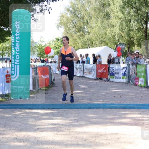 07.09.2025 - 19. Norderstedt Triathlon Zöllner http://msf.ph/oto/8772072 07.09.2025 10:42:04 Ziel 1132 meine-sportfotos.de