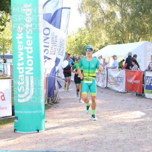 07.09.2025 - 19. Norderstedt Triathlon Zöllner http://msf.ph/oto/8772075 07.09.2025 16:47:58 Ziel 1489, 1623, 1628 meine-sportfotos.de