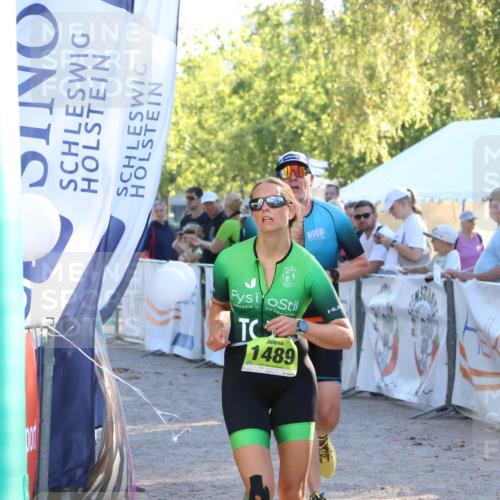 07.09.2025 - 19. Norderstedt Triathlon Zöllner http://msf.ph/oto/8772092 07.09.2025 16:48:00 Ziel 1489, 1623, 1628 meine-sportfotos.de