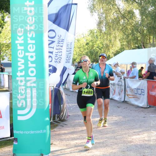 07.09.2025 - 19. Norderstedt Triathlon Zöllner http://msf.ph/oto/8772102 07.09.2025 16:48:00 Ziel 1489, 1623, 1628 meine-sportfotos.de