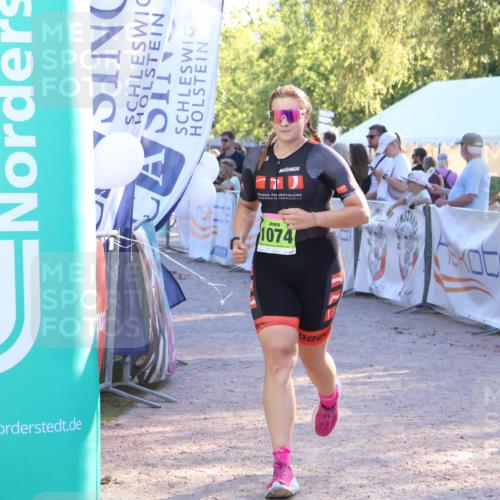 07.09.2025 - 19. Norderstedt Triathlon Zöllner http://msf.ph/oto/8772157 07.09.2025 16:48:30 Ziel 1074 meine-sportfotos.de