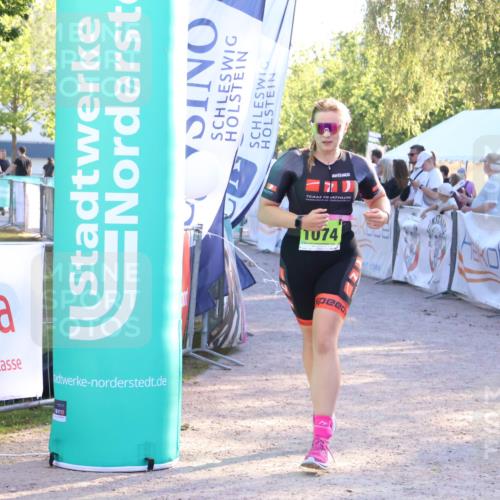 07.09.2025 - 19. Norderstedt Triathlon Zöllner http://msf.ph/oto/8772164 07.09.2025 16:48:30 Ziel 1074 meine-sportfotos.de