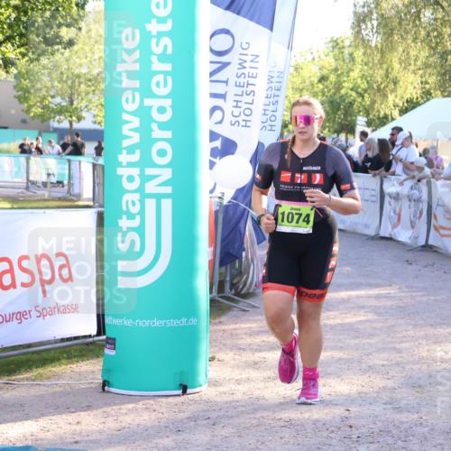 07.09.2025 - 19. Norderstedt Triathlon Zöllner http://msf.ph/oto/8772167 07.09.2025 16:48:30 Ziel 1074 meine-sportfotos.de