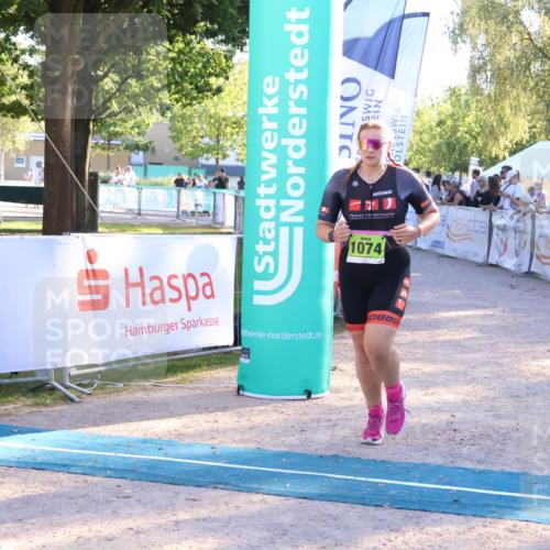 07.09.2025 - 19. Norderstedt Triathlon Zöllner http://msf.ph/oto/8772175 07.09.2025 16:48:31 Ziel 1074 meine-sportfotos.de
