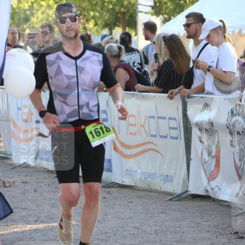 07.09.2025 - 19. Norderstedt Triathlon Zöllner http://msf.ph/oto/8772184 07.09.2025 16:48:33 Ziel 1074, 1618 meine-sportfotos.de