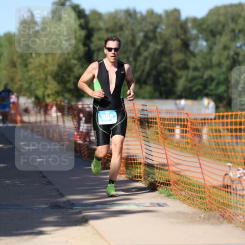 07.09.2025 - 19. Norderstedt Triathlon Michael Strokosch http://msf.ph/oto/8772191 07.09.2025 15:35:58 Laufen 888, 1508 meine-sportfotos.de
