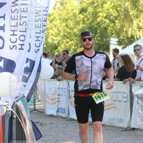 07.09.2025 - 19. Norderstedt Triathlon Zöllner http://msf.ph/oto/8772194 07.09.2025 16:48:33 Ziel 1074, 1618 meine-sportfotos.de