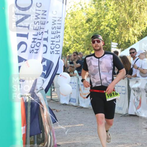 07.09.2025 - 19. Norderstedt Triathlon Zöllner http://msf.ph/oto/8772200 07.09.2025 16:48:34 Ziel 1074, 1618 meine-sportfotos.de