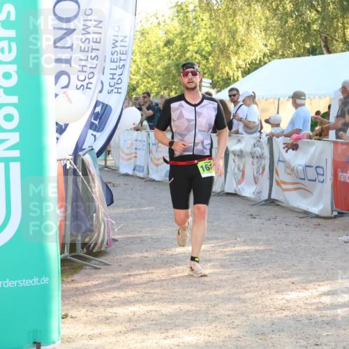 07.09.2025 - 19. Norderstedt Triathlon Zöllner http://msf.ph/oto/8772207 07.09.2025 16:48:34 Ziel 1074, 1618 meine-sportfotos.de