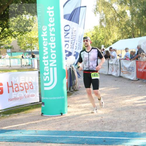 07.09.2025 - 19. Norderstedt Triathlon Zöllner http://msf.ph/oto/8772217 07.09.2025 16:48:35 Ziel 1074, 1618 meine-sportfotos.de