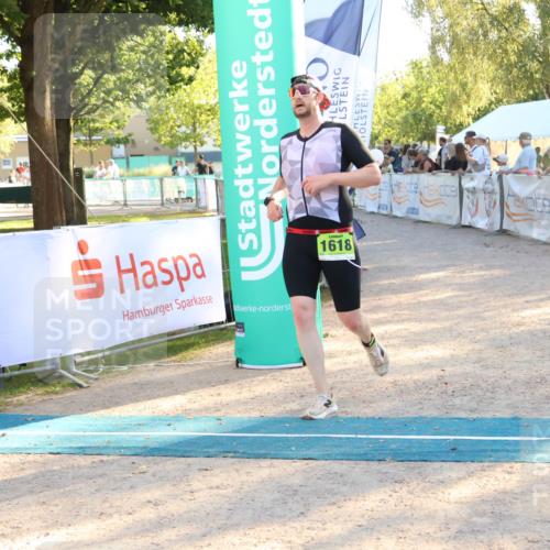 07.09.2025 - 19. Norderstedt Triathlon Zöllner http://msf.ph/oto/8772227 07.09.2025 16:48:36 Ziel 1074, 1618 meine-sportfotos.de