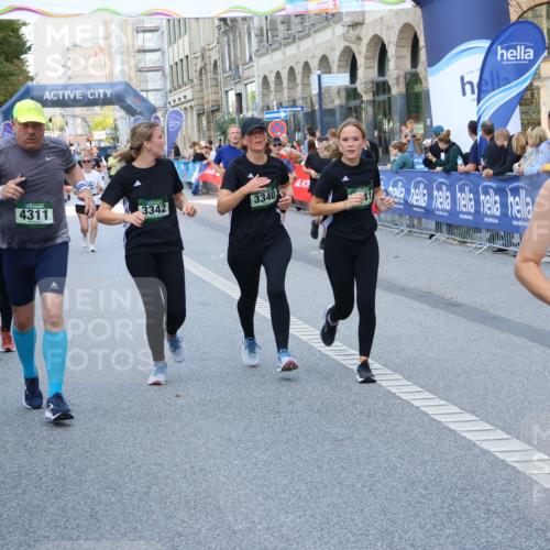 07.09.2025 - BARMER Alsterlauf Strokosch-Dieckow http://msf.ph/oto/8772240 07.09.2025 10:09:33 Ziel 2023, 2082, 2197, 2469, 2586, 2622, 2805, 2925, 3054, 3250, 3549, 4202, 4260, 4302, 4622, 4743, 4838, 4893, 4915, 4933, 4935, 5052, 5176, 5443, 6000, 6159, 8115, 8147, 8162 meine-sportfotos.de