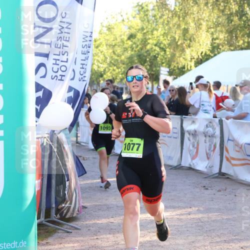 07.09.2025 - 19. Norderstedt Triathlon Zöllner http://msf.ph/oto/8772245 07.09.2025 16:48:46 Ziel 1077, 1093 meine-sportfotos.de