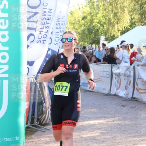 07.09.2025 - 19. Norderstedt Triathlon Zöllner http://msf.ph/oto/8772255 07.09.2025 16:48:46 Ziel 1077, 1093 meine-sportfotos.de