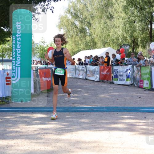 07.09.2025 - 19. Norderstedt Triathlon Zöllner http://msf.ph/oto/8772263 07.09.2025 10:47:08 Ziel 646, 1119 meine-sportfotos.de