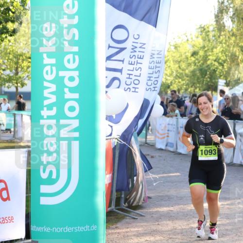 07.09.2025 - 19. Norderstedt Triathlon Zöllner http://msf.ph/oto/8772270 07.09.2025 16:48:48 Ziel 1077, 1093 meine-sportfotos.de