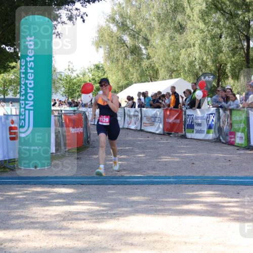 07.09.2025 - 19. Norderstedt Triathlon Zöllner http://msf.ph/oto/8772317 07.09.2025 10:47:44 Ziel 1129 meine-sportfotos.de